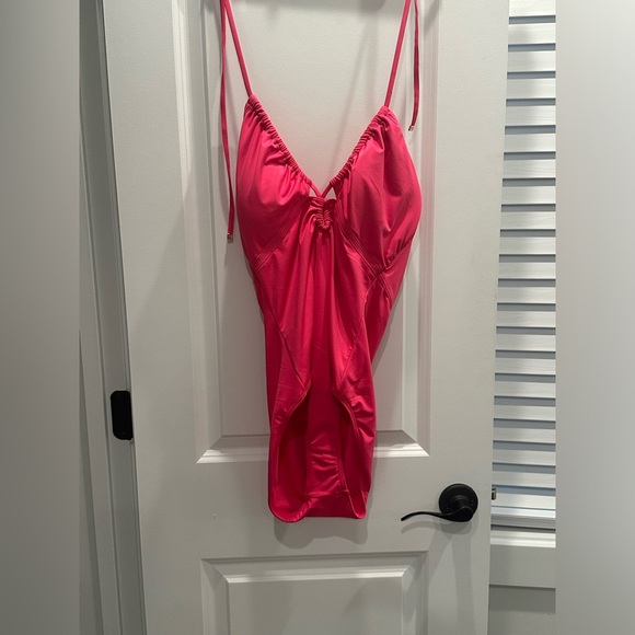 MICHAEL MICHAEL KORS
Stretch Nylon Halter One Piece Swimwear - Picture 2 of 6